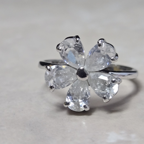 Silver 925 Rhinestones Floral Ring Size 6 Weigt 2g - Picture 7 of 17